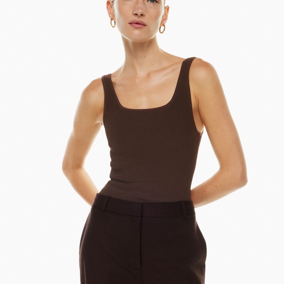 Aritzia - Babaton Sculpt Knit Squareneck Tank in Emerald Green - Picture 6 of 7